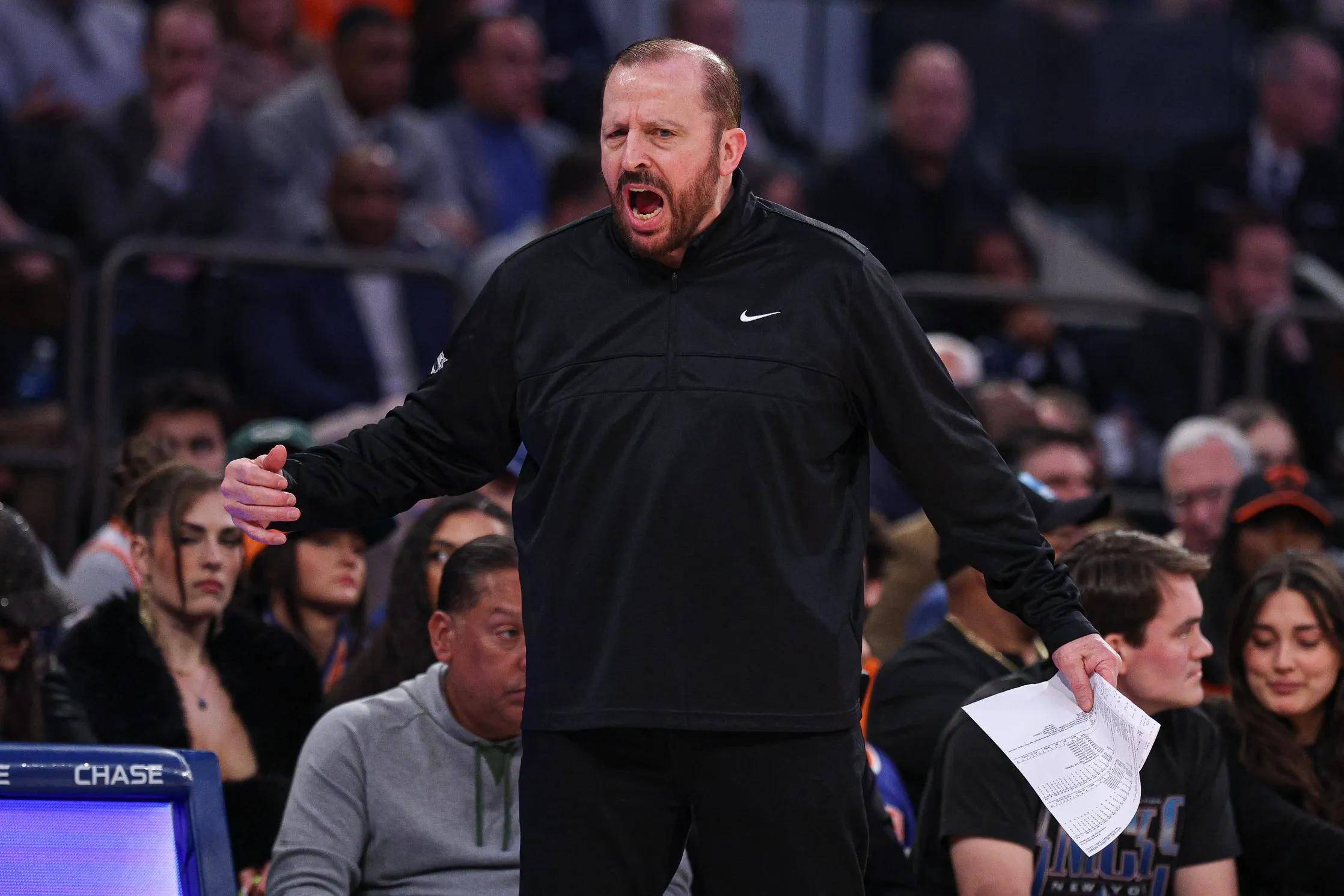 爱游戏官网-冲刺阶段突围战来临，纽约尼克斯围绕全明星赛更衣室发声，震撼外界，阵容厚度经受考验的简单介绍