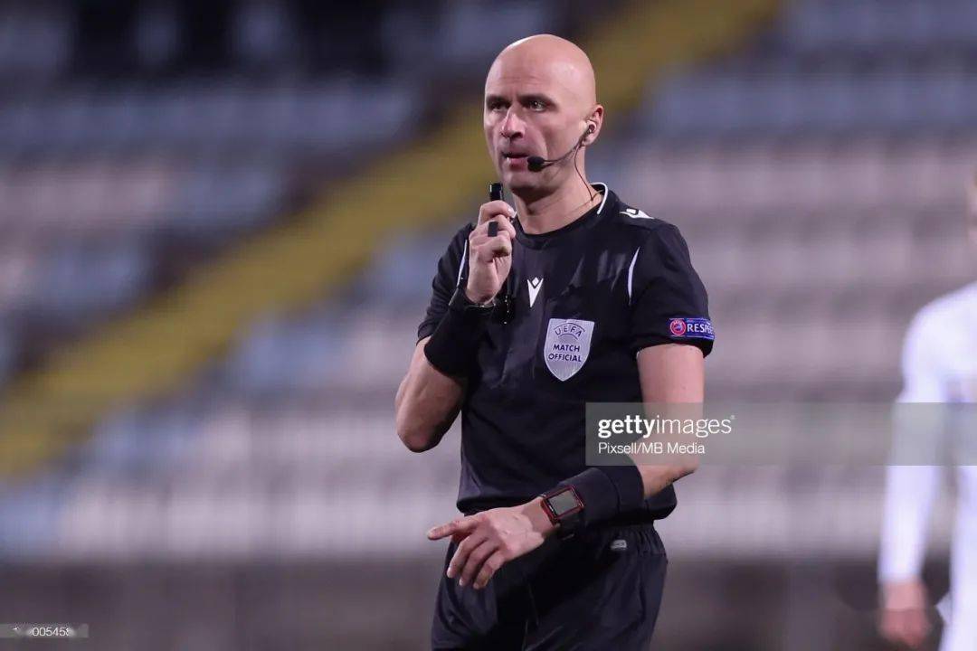 爱游戏-集结日欧联焦点战；布鲁克林篮网扳平良机；话题不断；控场能力受关注(nba篮网队老板)